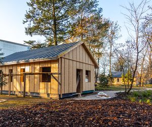 Odbudowa domków fińskich na Polu Mokotowskim