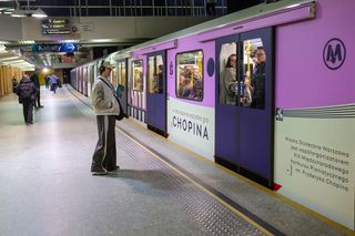 Chopinowski tramwaj i pociąg metra w Warszawie