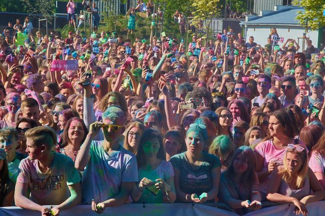 Lublin: Festiwal Kolorów 2018. Kolory Holi wystrzeliły w powietrze!