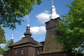 To malownicza wieś w Małopolsce założona przez króla. Została przekazana biskupom