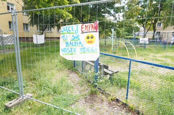 Ogrodzony plac zabaw na Winogradach