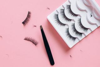 Jak myć sztuczne rzęsy? Praktyczne porady, które zastosujesz w domu