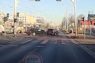 Wrocław. Tragedia była o włos. Niemal wjechał w pieszego, decydowały ułamki sekund 