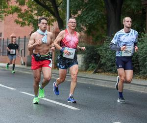 22. Poznań Maraton za nami. Tysiące biegaczy na ulicach Poznania 