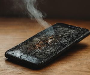 Wybuch w szkole! Telefon eksplodował w plecaku ucznia