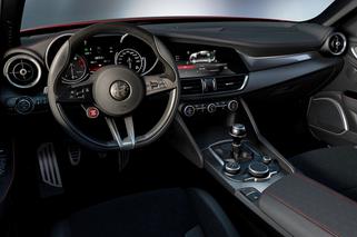 Alfa Romeo Giulia: sportowy sedan zaprasza do wnętrza