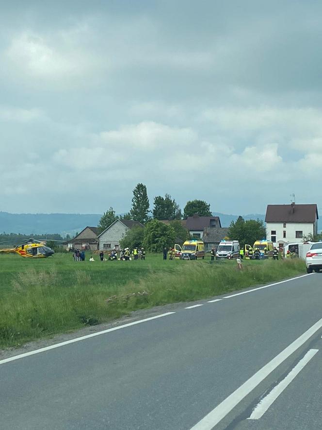 Wypadek autobusu z dziećmi! Są poszkodowani, droga zablokowana