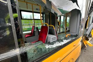 Totalna demolka na Bielanach. Roztrzaskane tramwaje i wielu rannych! Trzy osoby trafiły do szpitala
