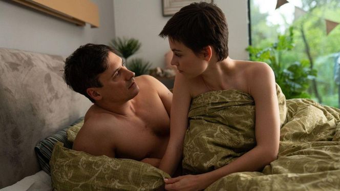 Na dobre i na złe odc. 965. Krzysztof Radwan (Mateusz Damięcki), Blanka (Pola Gonciarz)