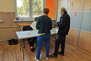 Spokojny wyborczy poranek w Ostrowie Wielkopolskim