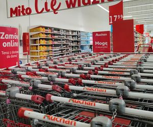 Auchan w tarapatach finansowych. Do likwidacji prawie 2400 miejsc pracy