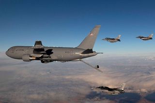 Japonia ze zgodą na samoloty tankowania powietrznego KC-46A. Dodatkowe tankowce mają zwiększyć możliwości Tokio