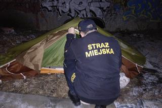 O włos od tragedii w Jaśle: Bezdomny spał w namiocie przy silnym mrozie