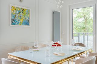 Golden Glamour - mieszkanie w kobiecym stylu