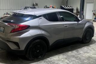  Ostrzelał 12 samochodów na autostradzie. Trwa obława