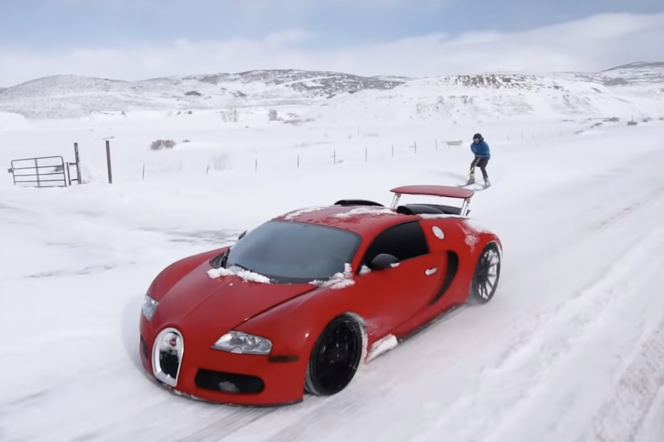 Lamborghini Aventador i Bugatti Veyron szaleją w śniegu