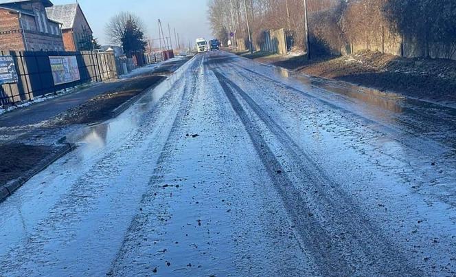 20 ton gnojowicy wylało się na drogę w Złocieńcu