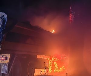 Ciężarówka płonęła jak pochodnia! Droga była zablokowana