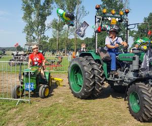 Festiwal starych ciągników w Wilkowicach. Setki maszyn, tysiące widzów i upał