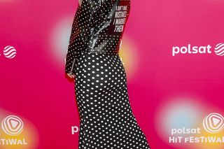 Doda z wymownym napisem na kurtce. Tak odpowiedziała na ostatnie afery