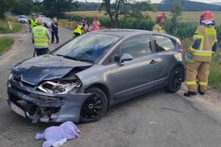 Poważny wypadek pod Dzierżoniowem. Zderzyły się trzy auta, są ranni 