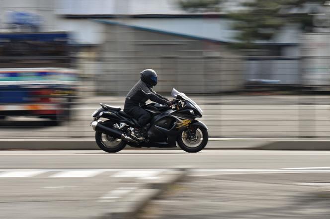 Niechlubny rekord w powiecie dębickim: Pędził motocyklem w terenie zabudowanym 200 km/h!