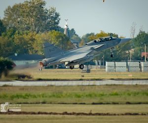 Wzruszający gest pilotów odlatujących z Radomia. Polska flaga na niebie dla „Slaba”