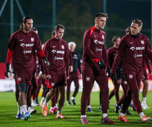 Robert Lewandowski i inni kadrowicze na treningu reprezentacji Polski