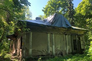 Dwór na Wyczółkach w Warszawie przed wyburzeniem