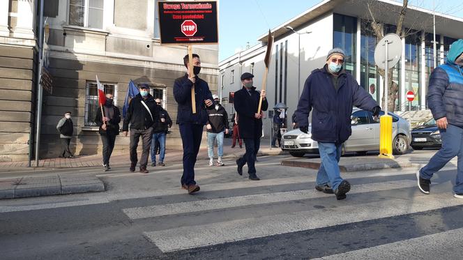 Stop podwyżkom za wodę! Uliczny protest mieszkańców Tarnowa