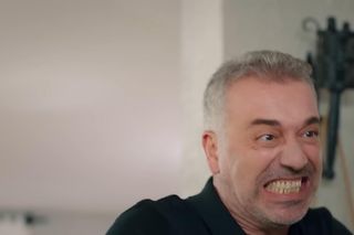 Miłość i nadzieja. Czy Bülent z serialu Miłość i nadzieja umrze?