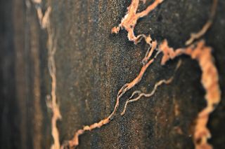 Kolekcje, które pobudzają zmysły: premiera nowości Opoczno na Cersaie 2025