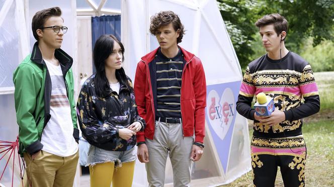 Barwy szczęścia, odcinek 2157: Justin (Jasper Sołtysiewicz), Kacper (Jakub Szlachetka), Madzia (Natalia Sierzputowska), Kajtek (Jakub Dmochowski)