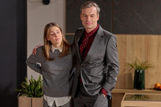Na Wspólnej, odc. 4084. Mariusz Czerski (Mariusz Zaniewski), Ola (Marta Wierzbicka)