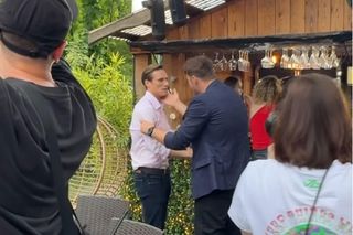 	M jak miłość nowy sezon po wakacjach. Olek (Maurycy Popiel), Marcin (Mikołaj Roznerski) na planie