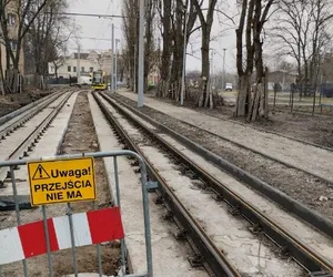 Maciej zginął, bo wpadł do wykopu przy przystanku grozy