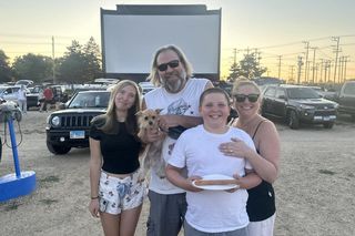 Zabierz psa do kina pod Chicago