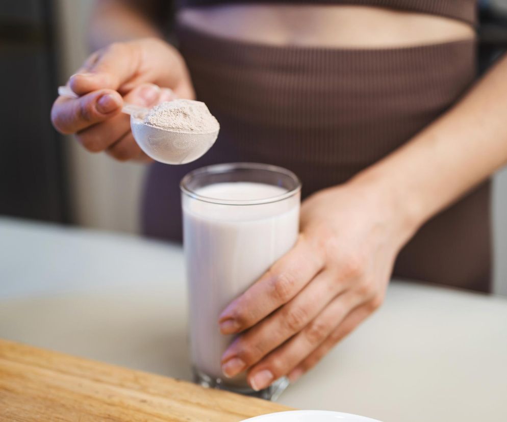 Piła koktajl proteinowy zamiast śniadania. 5 efektów, które zaskoczyły trenerkę