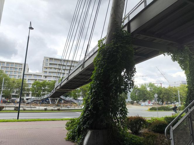 Kolejna kładka do likwidacji w Warszawie. W jej miejscu powstanie przejście naziemne