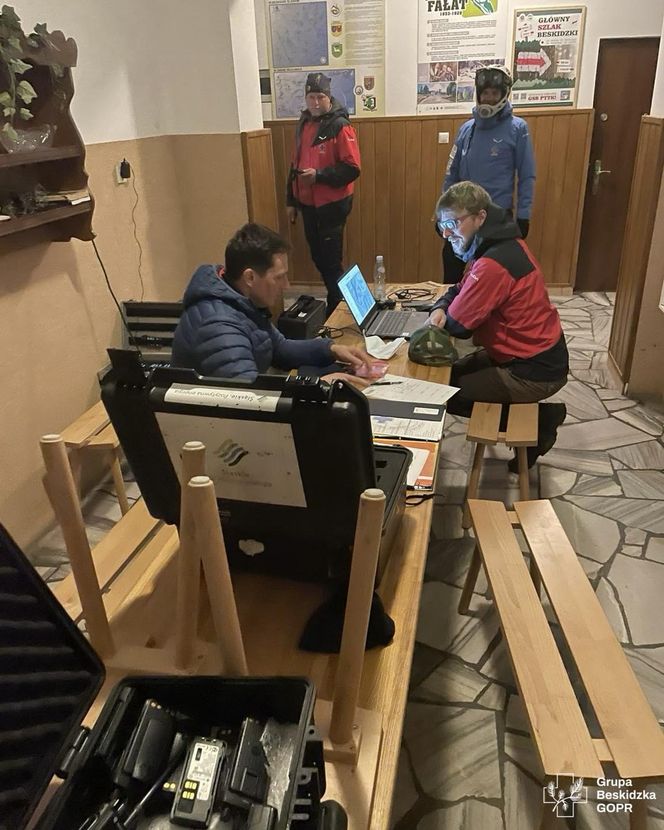 Poszukiwania matki i dziecka w rejonie Magurki Wilkowickiej 