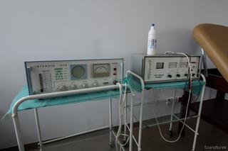 Zlikwidowana szkoła nadal straszy [GALERIA]