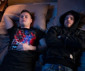 Rodzinka.pl 17 sezon odcinek 299 (odc.12). Kuba (Adam Zdrójkowski), Tomek (Maciej Musiał)