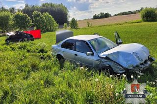Śmiertelny wypadek pod Morągiem. BMW zmiażdżyło Opla!
