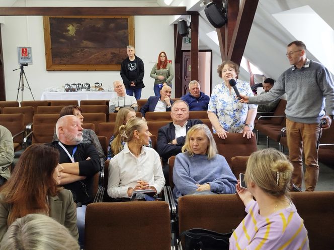 Dwór w Nowych Iganiach wymaga wielu prac renowacyjnych. W ostatnich latach na terenie dworu trwały prace przygotowawcze