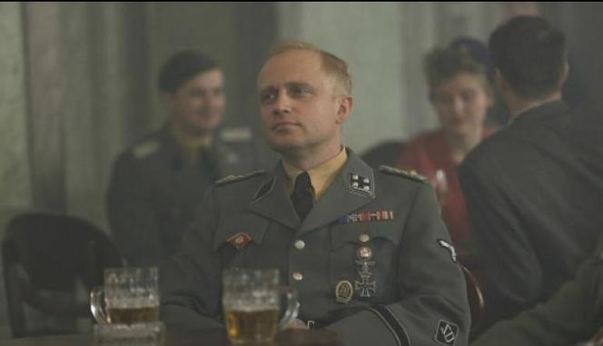 Czas honoru 7 sezon. Lars Rainer (Piotr Adamczyk)