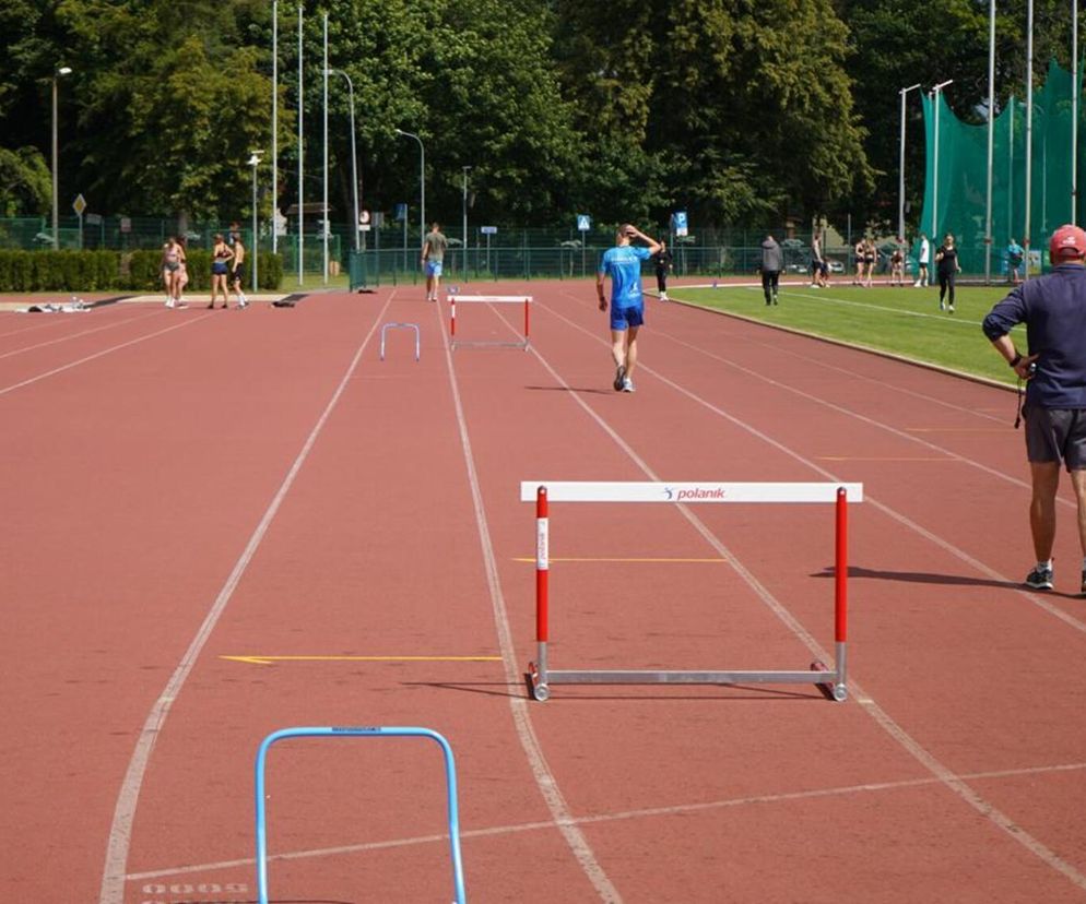 Inwestycja nieduża, ale ważna. Stadion lekkoatletyczny w Szczecinku przechodzi lifting