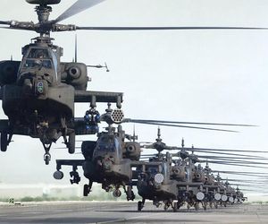  Apache AH-64E