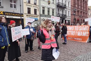 Toruń miał swoją manifestację feministyczną. Zobacz jak wyglądała
