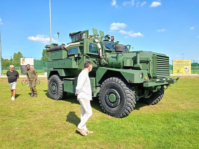 Piknik Wojskowy 18. Dywizji został zorganizowany na terenie zielonym przy aquaparku i stadionie miejskim w Siedlcach