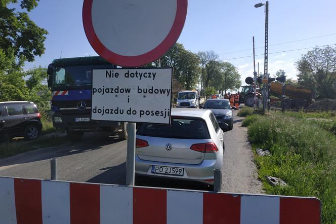 Uwaga kierowcy - zamknięty jest przejazd kolejowy w Lipnie. Rozpoczął się drugi etap jego przebudowy 